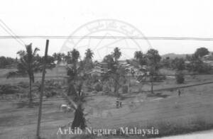 PANDANGAN MENUNJUKAN KAWASAN PERUMAHAN PEKERJA LADANG PRANG BESAR (GOLDEN HOPE), 43000 KAJANG, SELANGOR, 15/11/1994