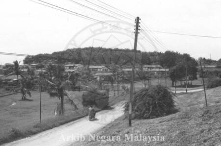 PANDANGAN MENUNJUKAN KAWASAN PERUMAHAN LADANG PRANG BESAR (GOLDEN HOPE), 43000 KAJANG, SELANGOR, 15/11/1994 