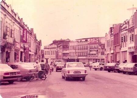 Jalan Besar, menghadap simpang Jalan Tukang