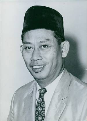 YB Datuk Haji Sardon b. Haji Jubir, Menteri Pengangkutan yang juga Yang Dipertua Pertubuhan Pemuda Desa