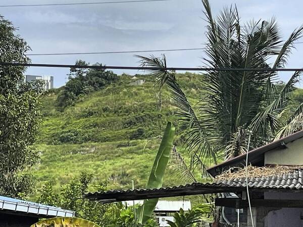 Satu-satunya bukit yang masih tinggal di Pekan Bangi