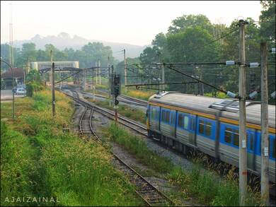 Train Komuter Seremban menuju ke Stesen Bangi