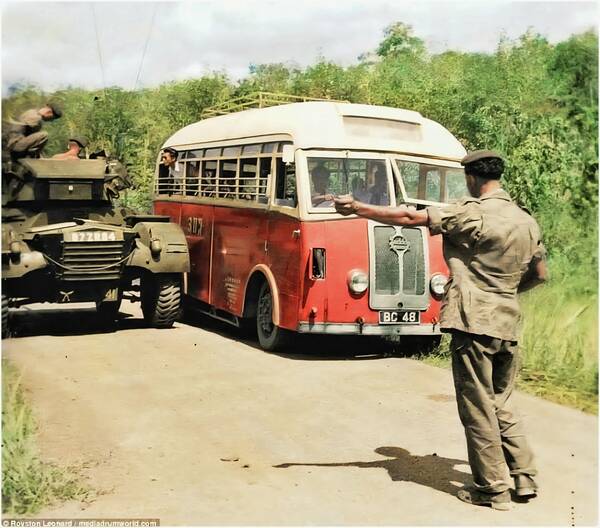 Bas SUM Dibakar Komunis