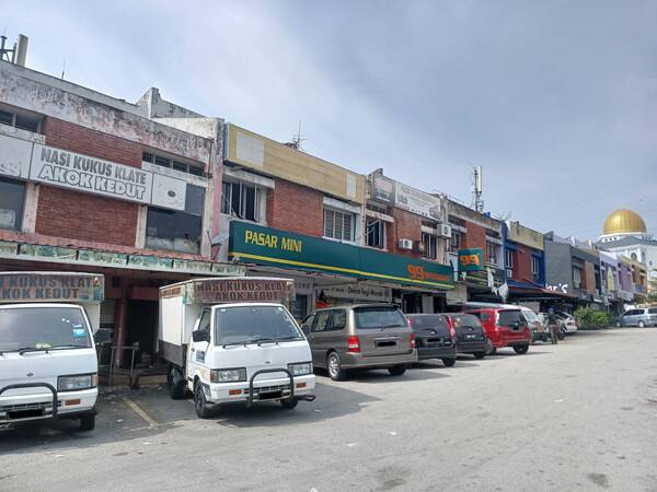 No. 4, Jalan 1/4 (99 Speedmart)