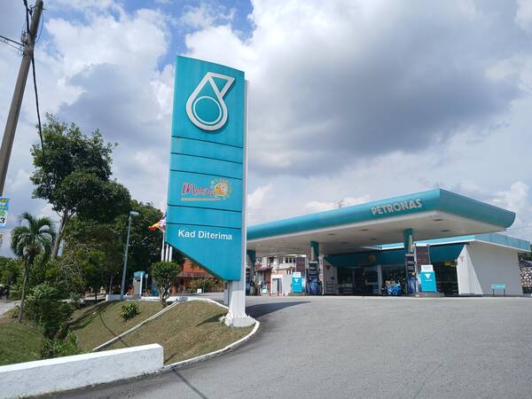 Stesen Petronas UNIKEB