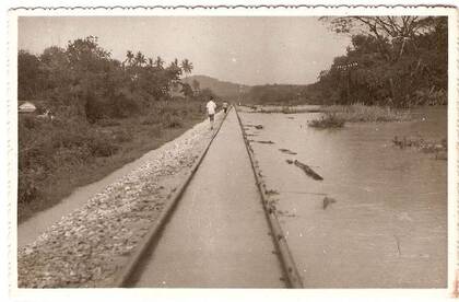 Railway track towards Kuala Lumpur direction, Kg. Jambu should be on the right and Sg. Chua on the left.