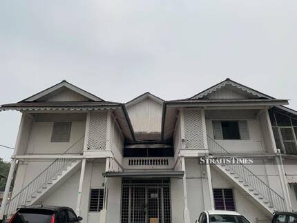 The post office boasts distinctive Malay architecture. The post office boasts distinctive Malay architecture.